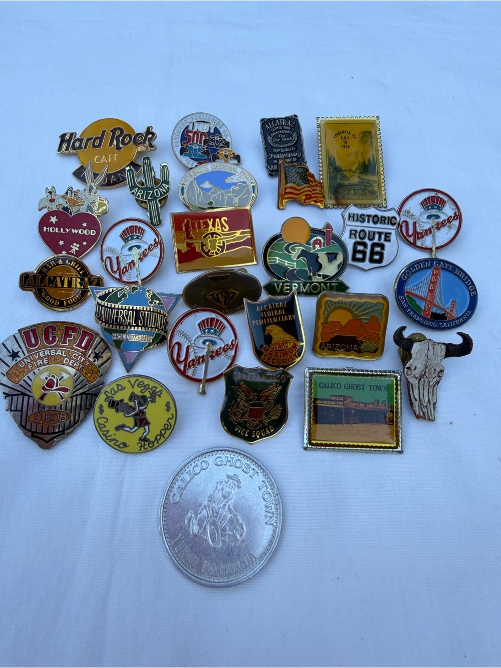 25 Assorted Vest Hat Lapel Pins Multi-Brand Travel, State Vintage